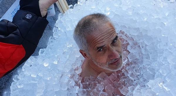 2. Buz içinde en uzun süre duran kişi: 3 saat 28 saniye ile Valerjan Romanovski