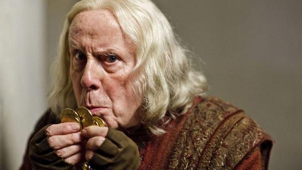 Biz senden razıyız Gaius. Merlin'e ne biliyorsa sen öğrettin. Gaius'u canlandıran Richard Wilson rolü adeta yaşamıştı, yani bence.