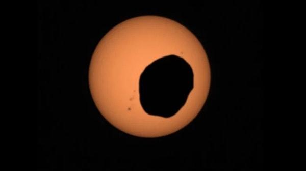 11. Mars kaşifi Perseverance, Kızıl Gezegen'in yüzeyinde güneş tutulmasının şimdiye kadarki en iyi görüntüsünü kaydetti.