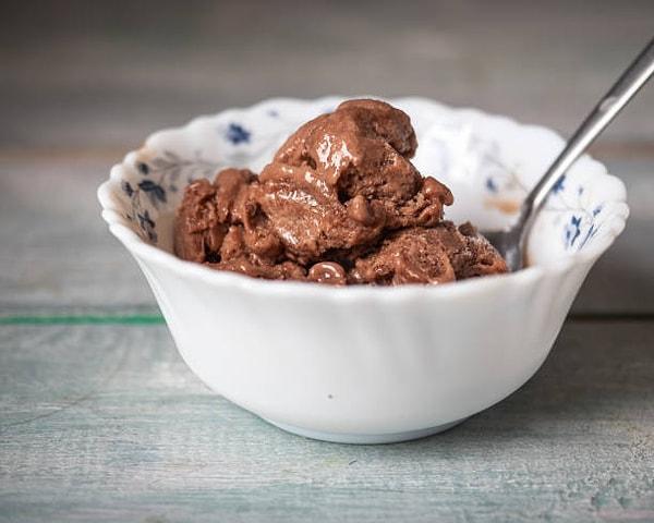 14. Keçiboynuzlu kakaolu dondurma tarifi