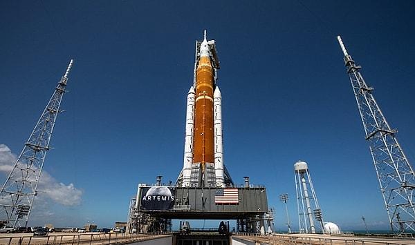 20. NASA,  'Artemis I' görevi için Orion uzay aracını Ay'a fırlattı.