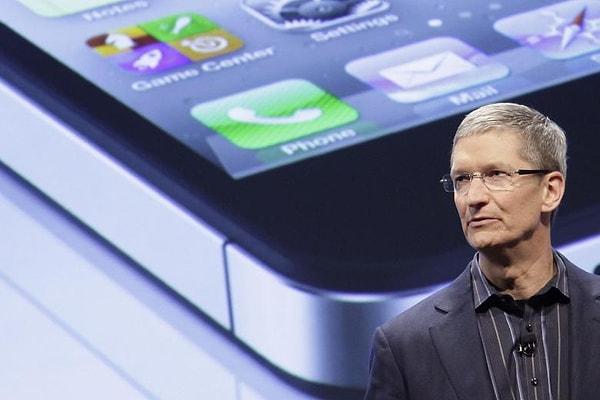 Apple, iPhone 4s modelini 4 Ekim 2011’de, Cupertino’da Apple Campus’de, "Let’s Talk iPhone" etkinliğinde tanıtmıştı. Steve Jobs’un olmadığı, Tim Cook’un sahne aldığı ilk iPhone etkinliğiydi.