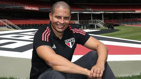 Son olarak Sao Paulo B takımını çalıştıran Alex de Souza'nın neden bu paylaşımı yaptığı ise henüz bilinmiyor.