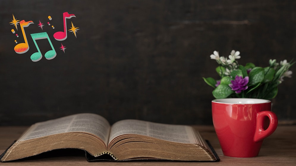 Kitap ve Kahve Keyfi Yaparken Arkada Çalmalık 16 Şarkı