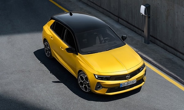 Opel Astra Electric, önümüzdeki yıl itibariyle yollarda olacak. Peki siz yeni araç hakkında ne düşünüyorsunuz? Yorumlarda buluşalım.