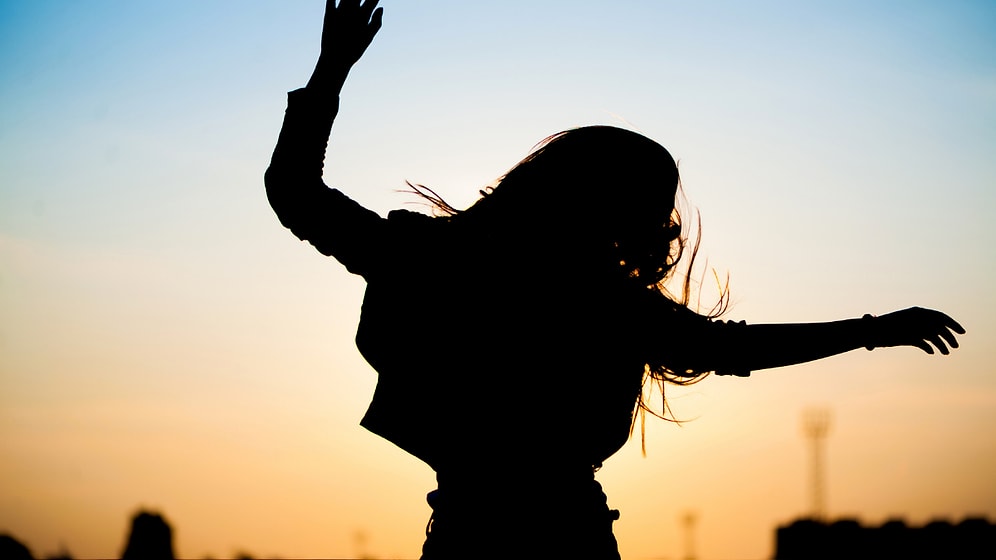 Bir Anda Farklı Biri Haline Getirecek Mod Yükseltici Şarkılar