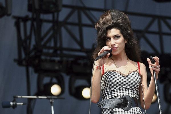 14 Eylül 1983 yılında dünyaya gelen Amy Winehouse, henüz 27 yaşındayken 23 Temmuz 2011'de hayata veda etti.