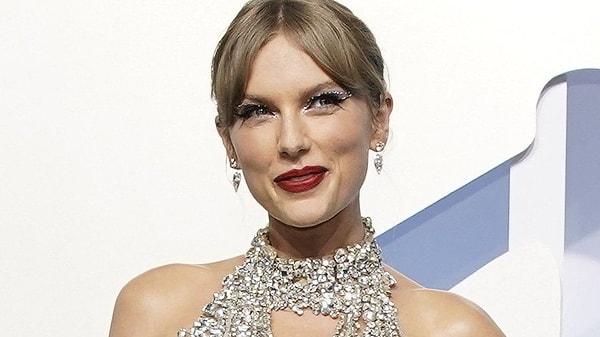 Popun kraliçesi Taylor Swift ise ikinci sırada.