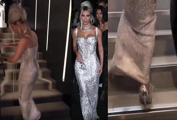 16. Kim Kardashian yine enteresan bir elbise giyerek merdivenlerden zıplayarak çıkmıştı.