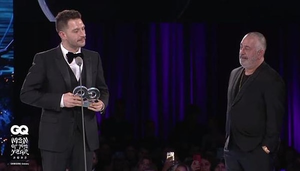 Yılın Oyuncusu Ödülü'nün sahibi ise başarılı oyuncu Uraz Kaygılaroğlu oldu. Kaygılaroğlu ödülünü, yakın arkadaşı Cem Yılmaz'ın elinden aldı.