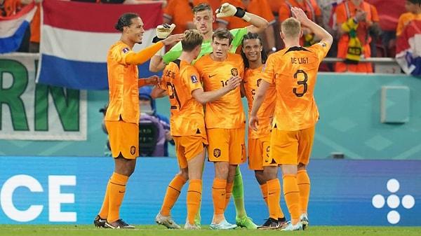 Katar'daki 2022 Dünya Kupası'nda Hollanda, turnuvaya A Grubu'nda başladı. Hollanda, A Grubu'nda ev sahibi Katar, Ekvador ve Senegal ile karşı karşıya geldi.