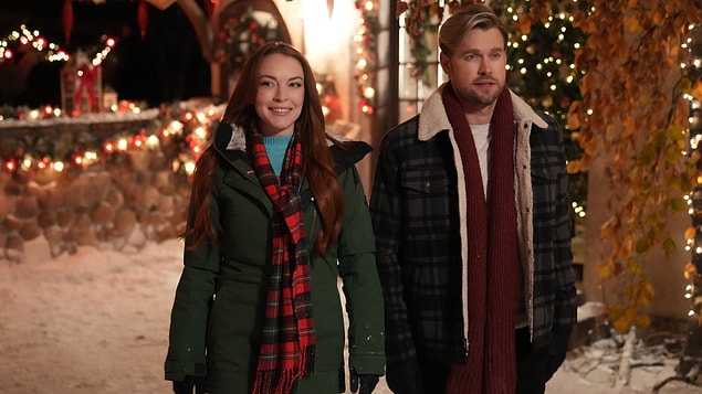 1. Falling For Christmas (2022)