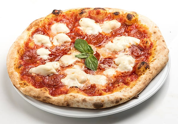 İtalyanlara göre 2 tip pizza vardır; Marinara ve Margherita diğer tüm pizzalar bu pizzalardan üretilmiştir.