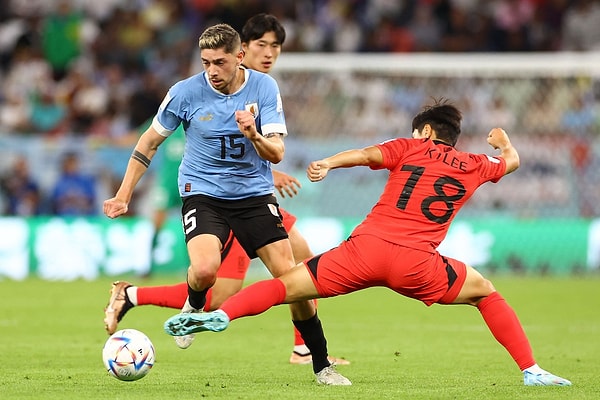 Uruguay maçından 0-0 beraberlikle ayrılan Güney Kore, ikinci maçında Gana'ya 3-2 mağlup oldu.
