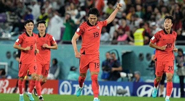 Son maçta ise turnuvanın favorilerinden Portekiz'i geri düşmesine rağmen 2-1 mağlup eden Güney Kore, aldığı bu sonuçla son 16'ya kaldı.