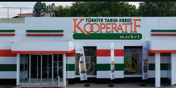 Buna karşılık KDV indirimleri, Tarım Kredi Kooperatifleri marketlerinde indirim gibi bazı önlemler alınmaya çalışılsa da enflasyonda maliyetle başlayıp, erkene çekilen talep ve büyüme odaklılıkla yaşanan parasal genişlemeye de bağlı enflasyon yükselişi devam etmişti.