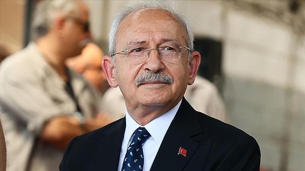 Kılıçdaroğlu 1967-71 yılları arasında Ankara İktisadi ve Ticari İlimler Akademisi'nin Ekonomi-Maliye bölümünde lisans eğitimi yaparken, Bahçeli de aynı yıllarda aynı akdeminin Dış Ticaret bölümünde eğitim gördü.
