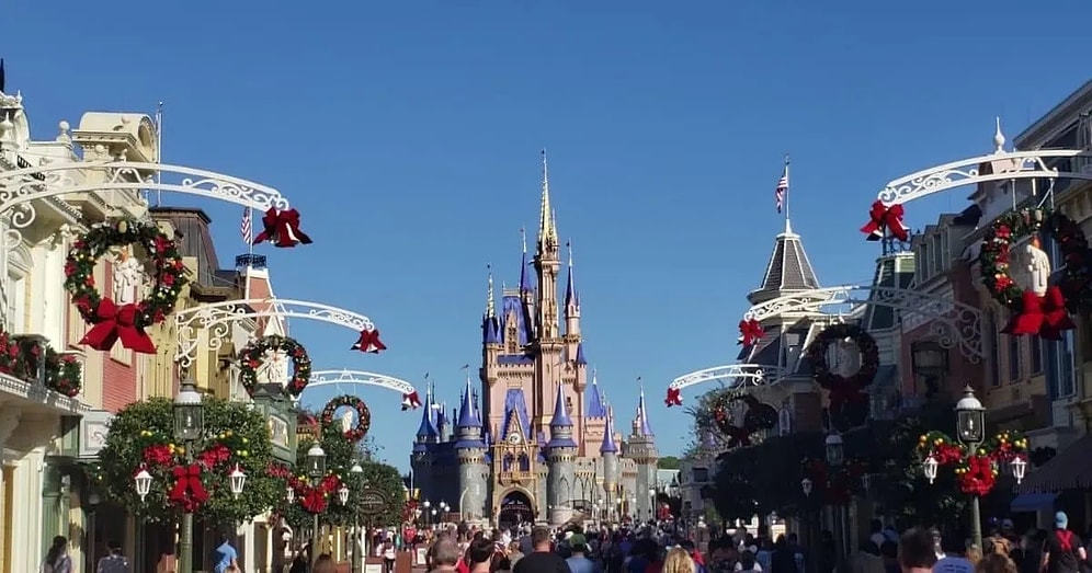 15 Best Christmas Movies You Can Stream on Disney+ Right Now