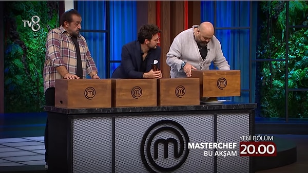 Bu akşam MasterChef'te düellolar var. Takımlar dörder kişilik olunca hem sorumluluk hem de çalışmak daha zor oluyor haliyle.