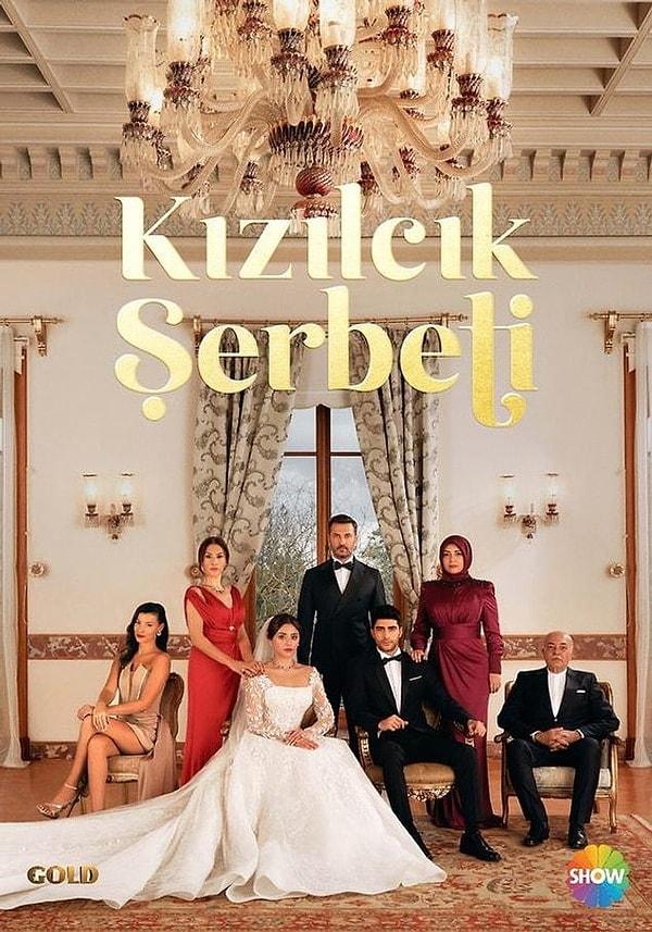 Show TV'de yayınlanan Sıla Türkoğlu ve Doğukan Güngör'ün başrolünde yer aldığı Kızılcık Şerbeti dizisi, başlamadan önce seyircinin beğenisine sunulan afişiyle gündeme bomba gibi düşmüştü.
