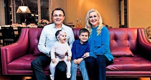 2013 yılından beri Ender Saraç ile evli olan Benan Saraç'ın bir kızı bir de oğlu vardır.