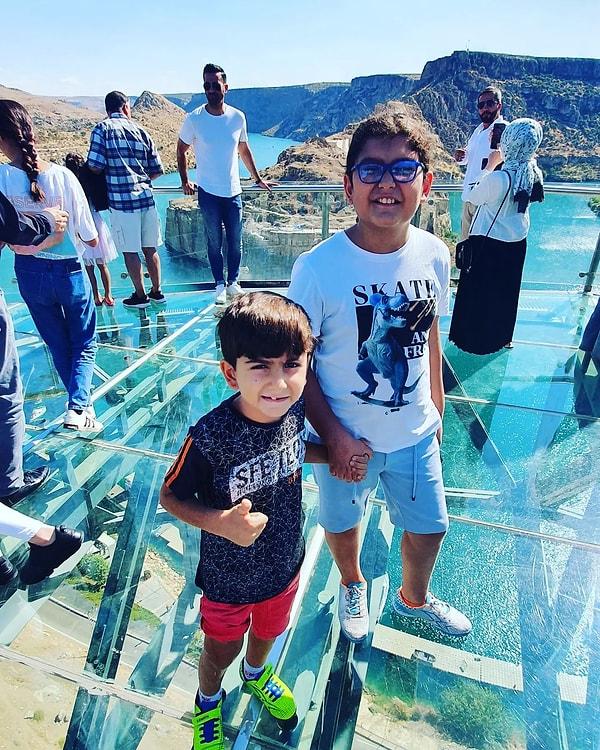 Selçuk Özbek'in 'Bu çocukları Instagram'da bir arkadaş sayesinde gördüm' diyerek paylaşması ile gündem olan çocuklar, izleyen herkesi kendilerine hayran bırakmayı başardılar.
