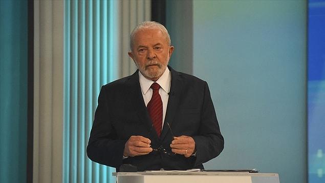 6. Il presidente brasiliano Lula da Silva guadagna uno stipendio mensile lordo di $ 5.921,4 e uno stipendio netto di $ 4.872,31.