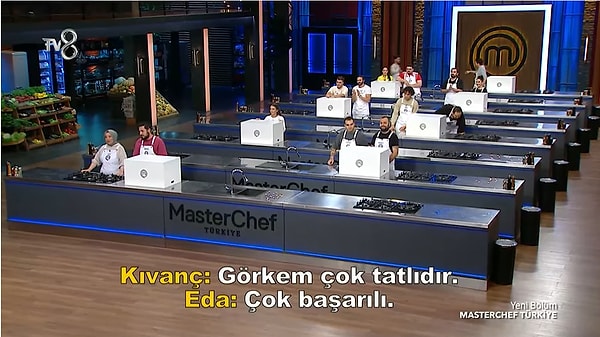 MasterChef Türkiye'de dün akşam eski yarışmacılar ve yeni yarışmacılar birlikte tezgah başına geçti.