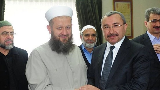 AK Partili Başkan, 6 Yaşındaki Kızını 'Evlendiren' Gümüşel'i Makamında Ağırlamış