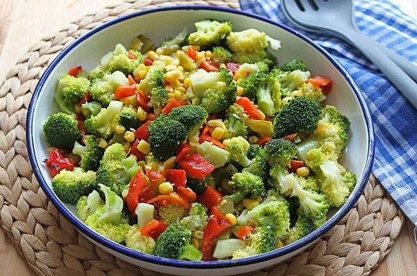 17. Brokoli salatası