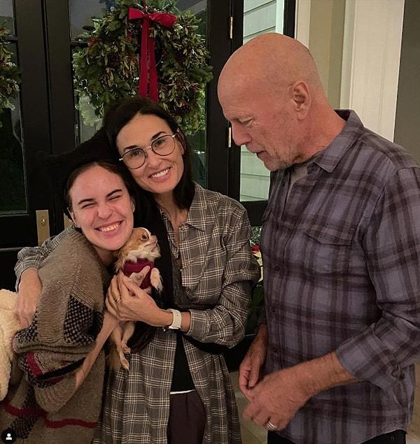 Bruce Willis, Demi Moore ve kızları Tallulah bir araya geldi! Sosyal medyada paylaşılan fotoğraf Bruce Willis ve Demi Moore severlere nostalji yaşattı.