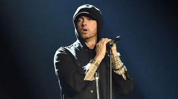 Dünyanın en sevilen rapçilerinden biri olan Eminem, 1999 yılında çıkardığı ilk albümle girdi hayatımıza.