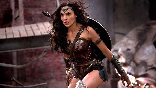 Wonder Woman 3 filminin çıkmayacağının kesinleşmesi ve diğer DC filmleri hakkında kesin bir karara varılmaması hakkındaki yorumlarınız nelerdir?