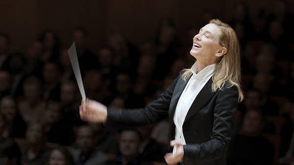 8. Cate Blanchett, ünlü bir orkestra şefini canlandırdığı Tár'daki rolü rüyalarına giriyormuş ve eli havada orkestrayı yönetirken uyanıyormuş.
