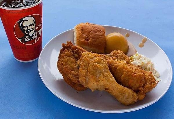 1. KFC gerçekten tavuk satmadığı için adını değiştirdi.