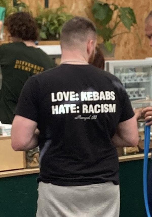 1. 'Kebap severim, ırkçılıktan nefret ederim.'