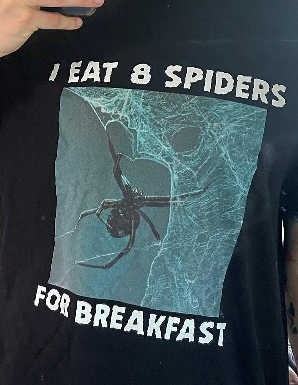 9. 'Kahvaltıda sekiz örümcek yedim.'
