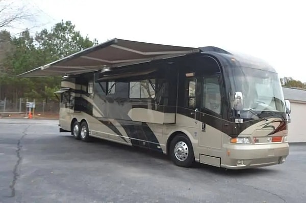 Country Coach Magna 630