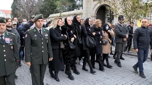 “Sizin pis yürekleriniz de bunu değiştiremeyecek, çünkü gerçek Türk insanının sizin gibi olmadığını biliyorum.”