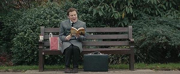 15. 2013 "About Time" filminin sonunda Rory, Andy Mulligan'ın "Trash" kitabını okuyor. Yani yönetmen Richard Curtis'in bir sonraki filminin uyarlandığı kitabı!