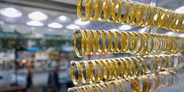 24 ayar külçe altının gram satış fiyatı bu hafta yüzde 0,65 artışla 1.076,00 liraya, Cumhuriyet altınının satış fiyatı da yüzde 0,67 kazançla 7 bin 210 liraya yükseldi.