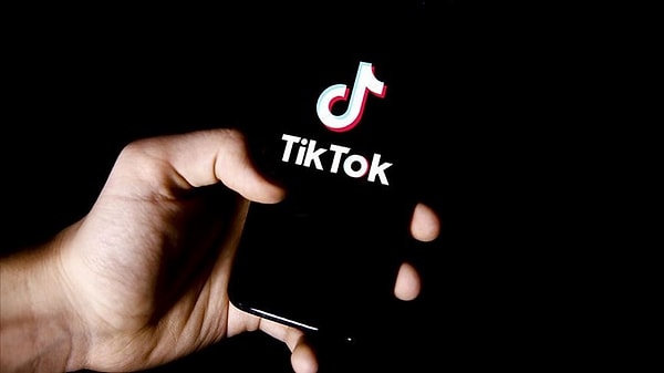 TikTok Türkiye'de akım olan ve gündeme gelen videolar, kullanıcılar tarafından yorum ve beğeni yağmuruna tutuluyor.