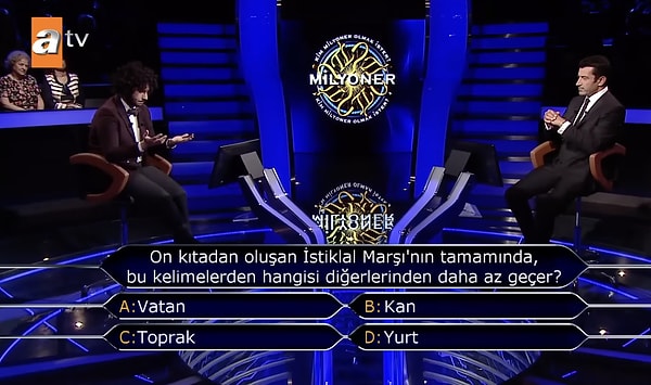 Milyonluk soruya ulaşan üçüncü isim olan Ayten, kendisine sorulan soruya doğru yanıt verebilmek için İstiklal Marşı'nın 10 kıtasını da okumuş ve kelimeleri parmaklarıyla saymıştı.