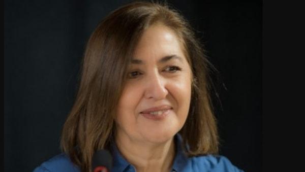 1989 yılından bu yana Türkiye Gazeteciler Cemiyeti üyesi olan Yılmaz, Türkiye Kadın Girişimciler Derneği (KAGİDER)'nin fahri üyesidir.