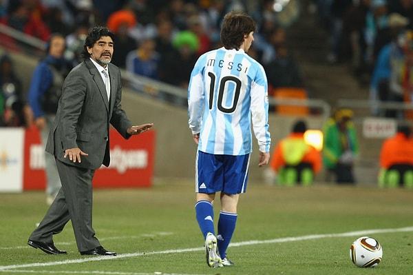 2010 Dünya Kupası’nda teknik direktör Diego Maradona yönetiminde sahadaydı. Gruptan rahatça 9 puanla çıktılar. Çeyrek finalde rakip yine Almanya’ydı ve 4 golle Arjantin’i sahadan sildiler. Messi 2010 Dünya Kupası’nda hiç gol atamadı…