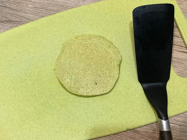 5. 'Yanlışlıkla kesme tahtamla aynı renk pancake yapmışım.'