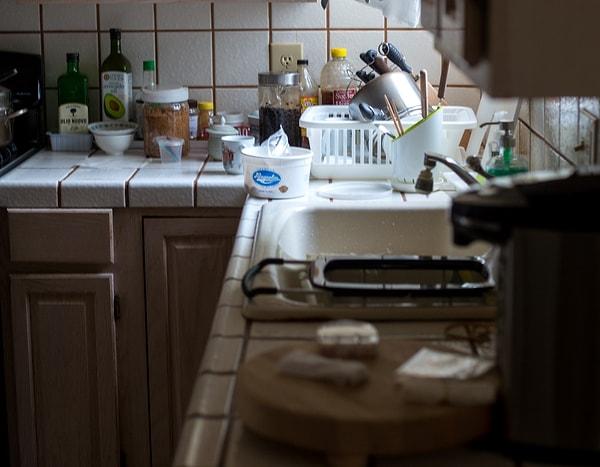 Öncelikle mutfak günlük olarak temizlemeniz gereken yerlerden biridir.