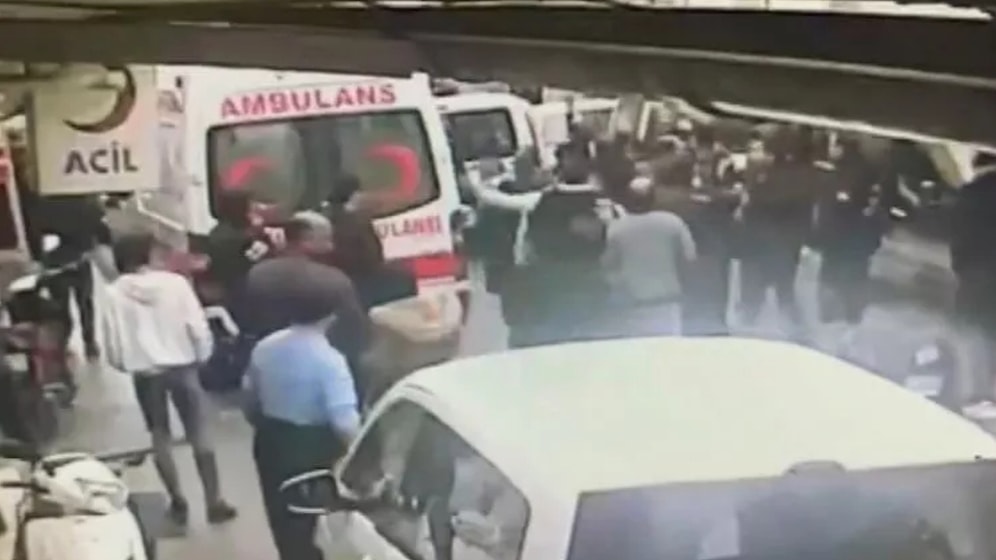 Hastanede Terör Estirdiler: Serum Geç Gelmiş!