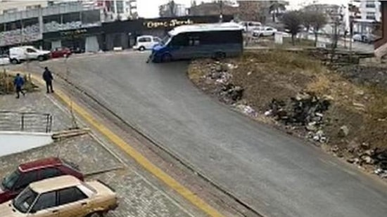Minibüs Şoförüne Silahlı Saldırı: Yolcu Seyir Halindeyken Ateş Etti