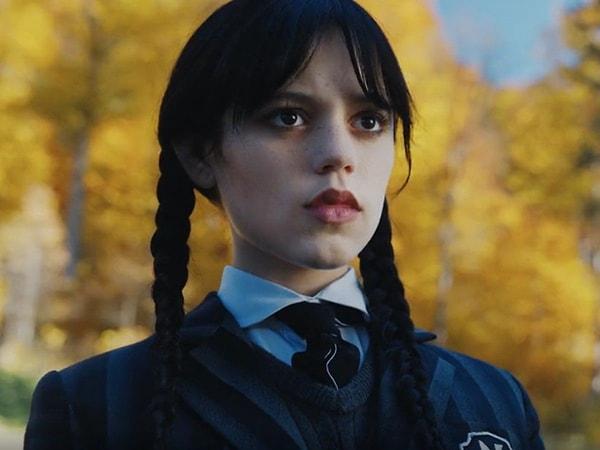 Genç oyuncu Wednesday dizisindeki Wednesday Addams rolüyle de Altın Küre Ödülü'ne aday gösterildi.